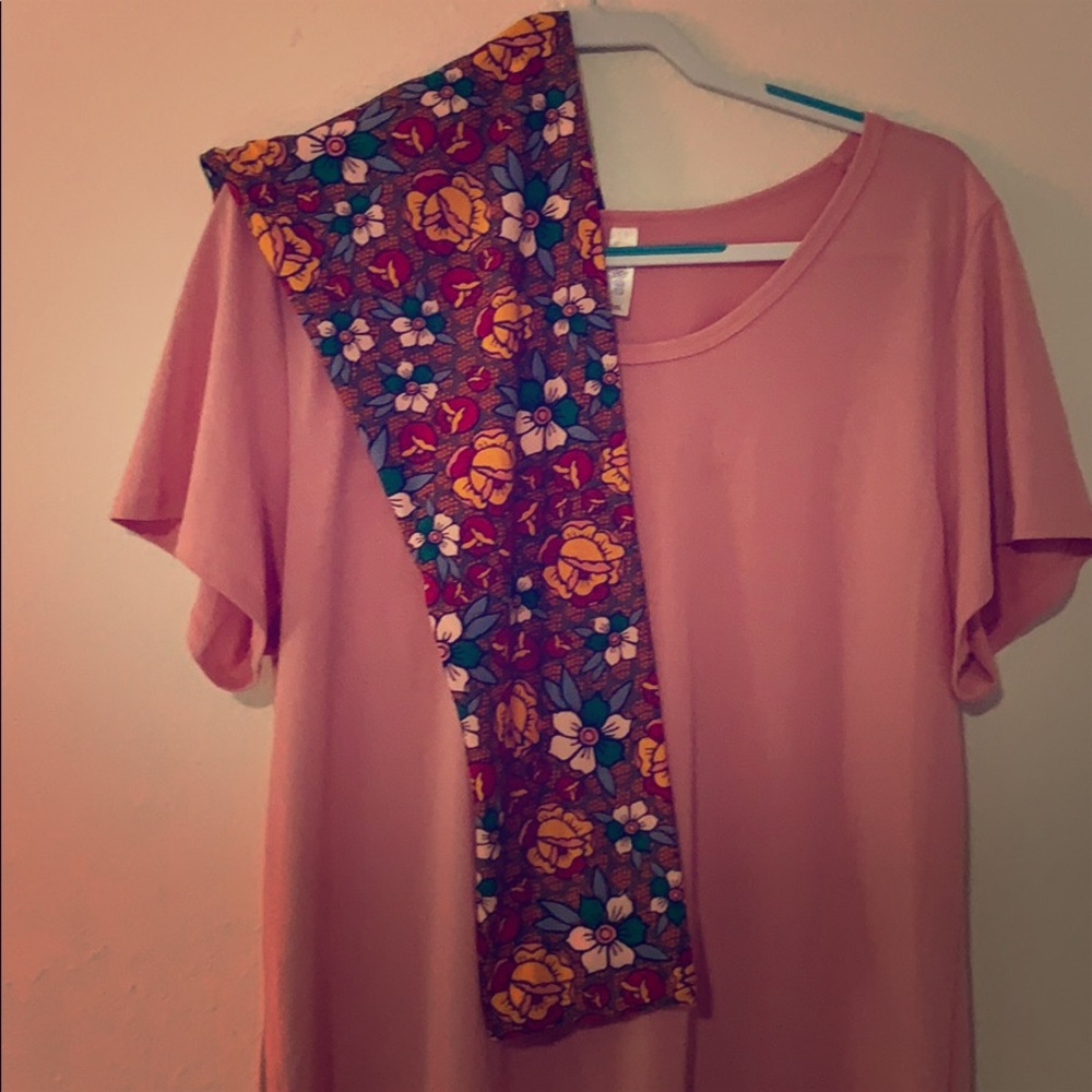 Lularoe set. TC leggings/ 2XL Classic t